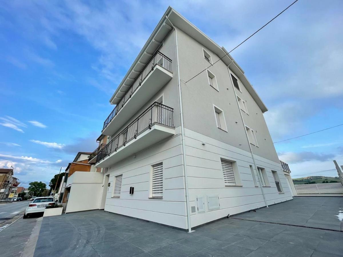 Otium Rooms / Camere E Appartamenti Morrovalle Bagian luar foto