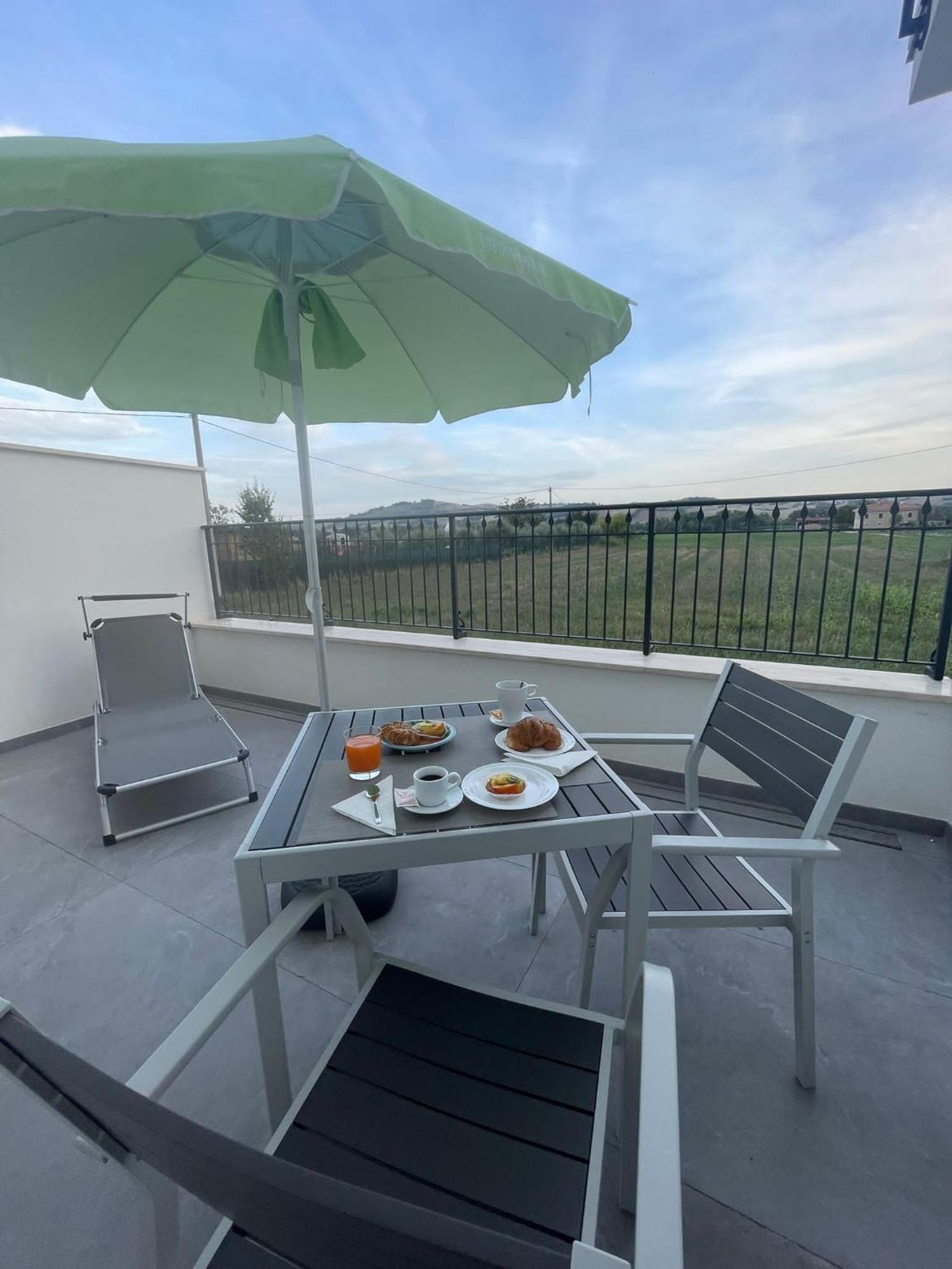 Otium Rooms / Camere E Appartamenti Morrovalle Bagian luar foto